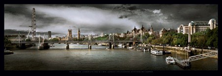 The Eye Watches Over The Thames - Stephane Rey Gorrez
