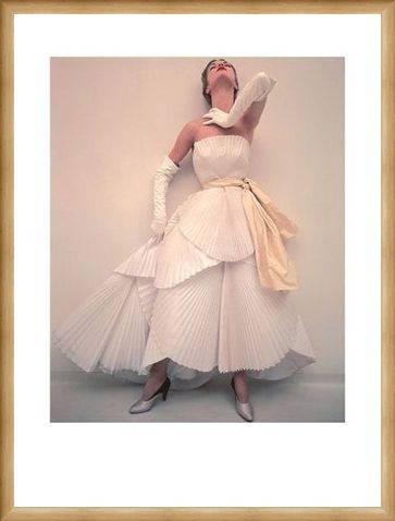 Framed Framed British Vogue, May 1950 - Norman Parkinson