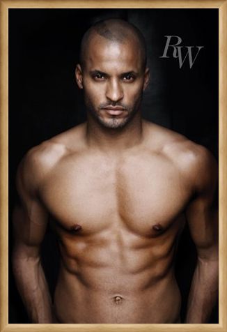 Framed Framed Undressed to Thrill - Ricky Whittle