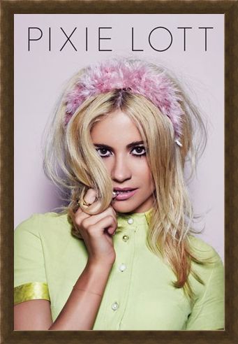 Framed Framed Young Foolish Happy - Pixie Lott