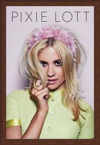 Framed Framed Young Foolish Happy - Pixie Lott
