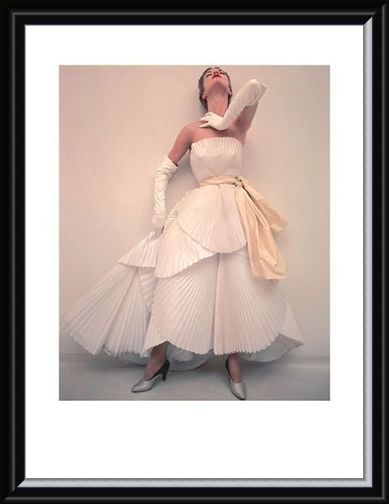 Framed Framed British Vogue, May 1950 - Norman Parkinson