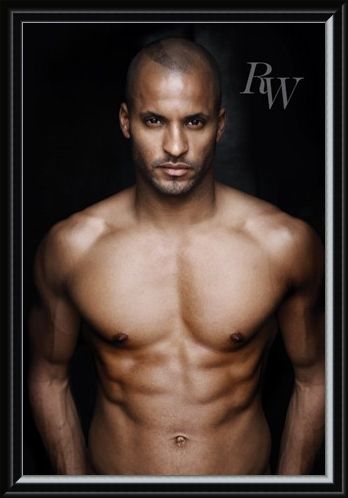 Framed Framed Undressed to Thrill - Ricky Whittle