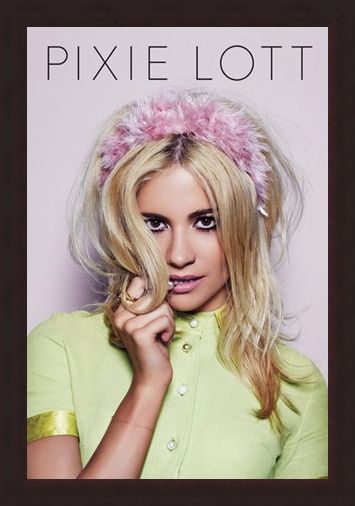 Framed Framed Young Foolish Happy - Pixie Lott