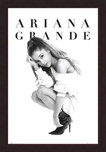 Framed Framed Crouch - Ariana Grande