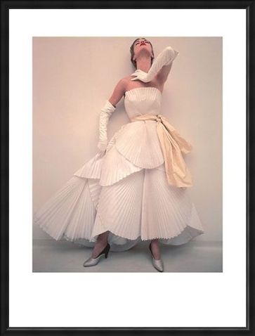 Framed Framed British Vogue, May 1950 - Norman Parkinson