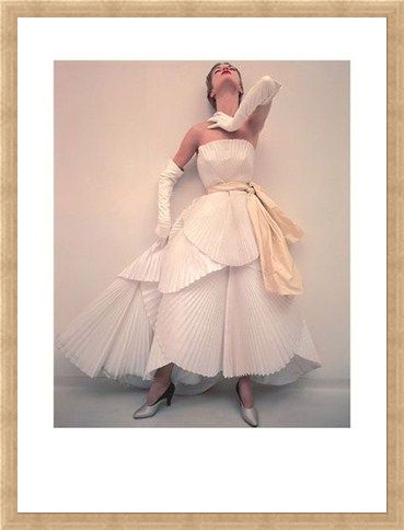 Framed Framed British Vogue, May 1950 - Norman Parkinson