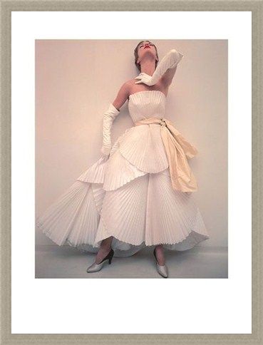 Framed Framed British Vogue, May 1950 - Norman Parkinson