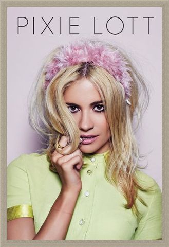 Framed Framed Young Foolish Happy - Pixie Lott