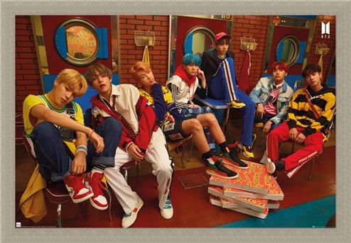 Framed Framed Crew - BTS