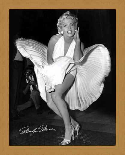 Framed Framed The Classic Seven Year Itch Pose - Marilyn Monroe