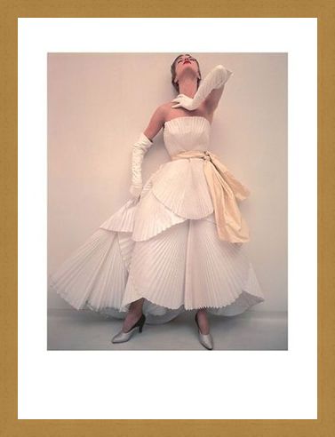 Framed Framed British Vogue, May 1950 - Norman Parkinson
