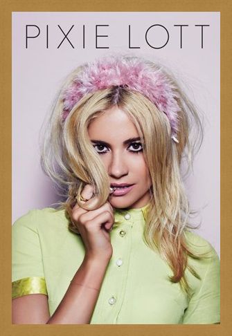 Framed Framed Young Foolish Happy - Pixie Lott