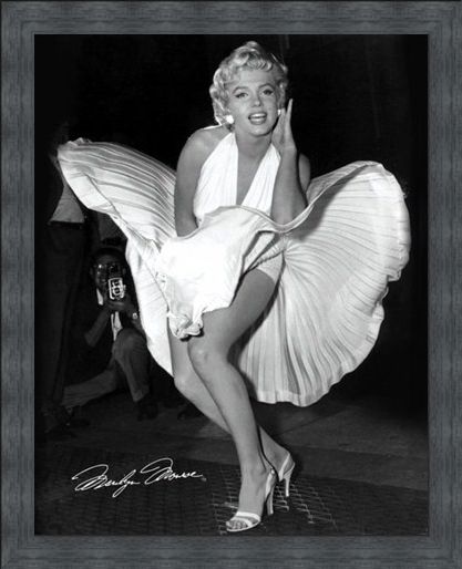 Framed Framed The Classic Seven Year Itch Pose - Marilyn Monroe