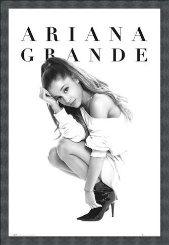 Framed Framed Crouch - Ariana Grande