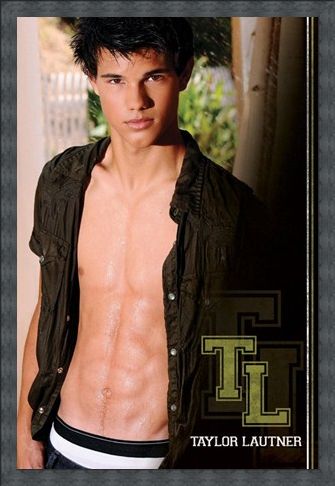 Framed Framed Relaxing in the Sun - Taylor Lautner