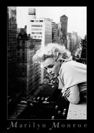 Marilyn Relaxing - Marilyn Monroe